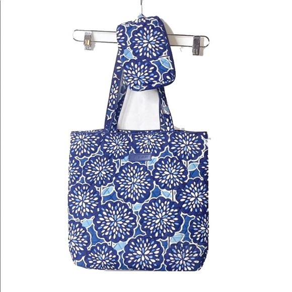 VERA BRADLEY RETIRED Petal Splash Blue and White Tote and Zip Pouch Bundle - Picture 2 of 7
